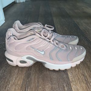 women nikes vapor max